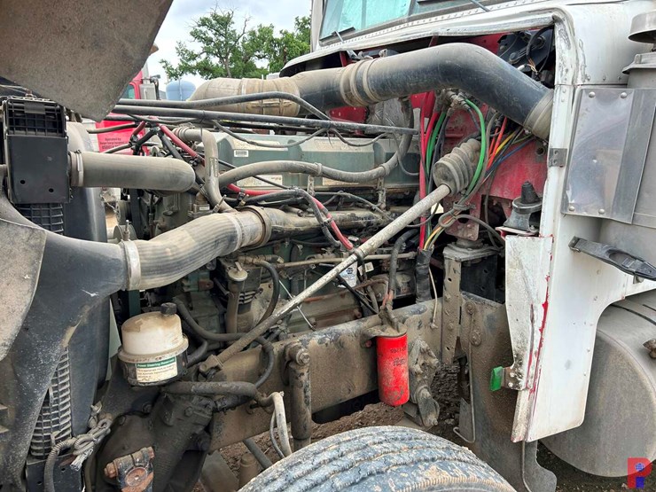 2007-freightliner-fld120-image-19