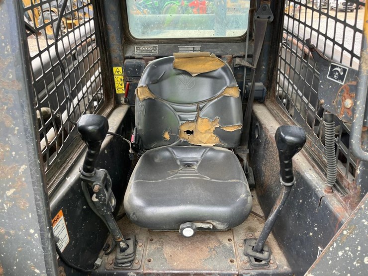new-holland-c185-image-20