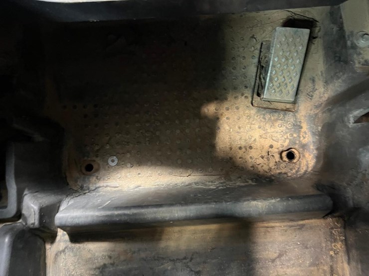 deere-333e-image-30