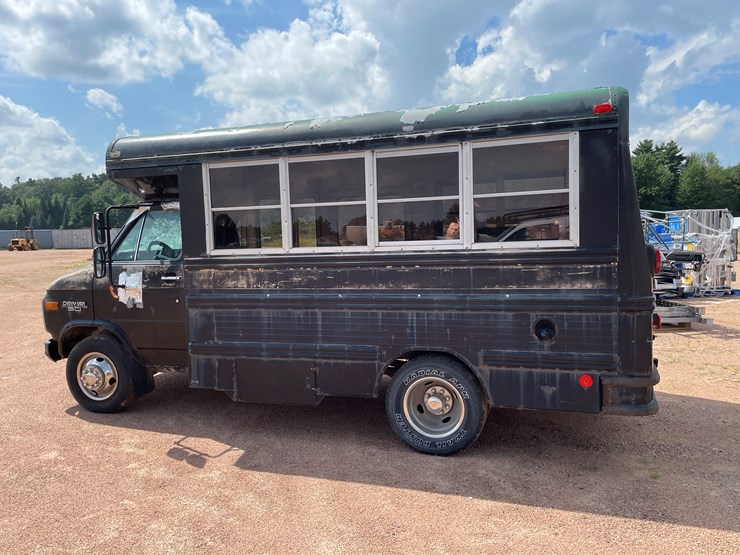 #4735-•-1990-chevy-van-30-short-bus-(wi-title-in-delay)-image-8