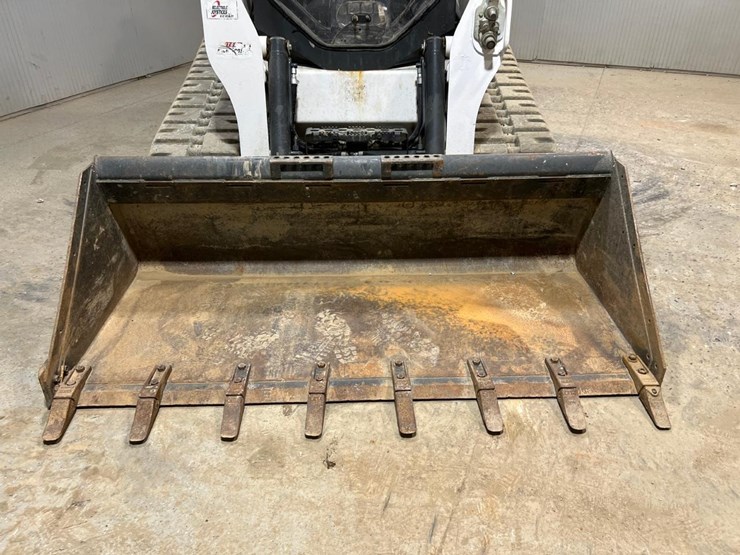 2021-bobcat-t740-image-9