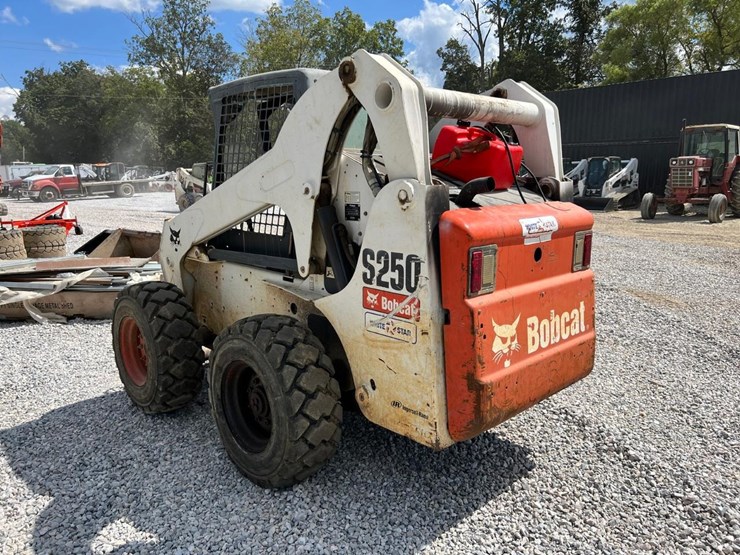bobcat-s250-image-3