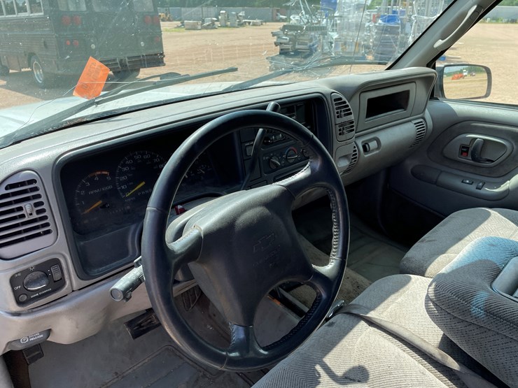 #4734-•-2000-chevy-3500-pickup-(has-wi-title)-image-11