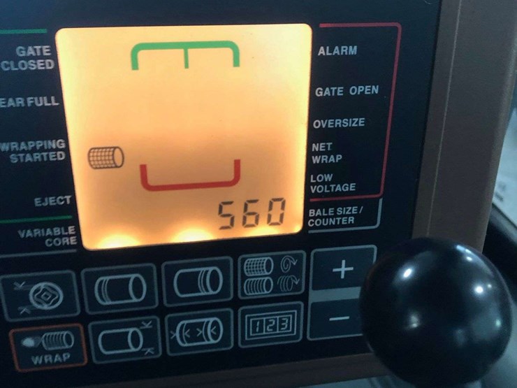 2020-john-deere-560m-image-35