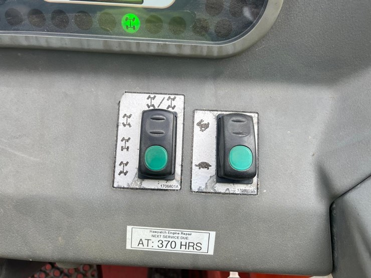 2008-jlg-g6-23a-image-28