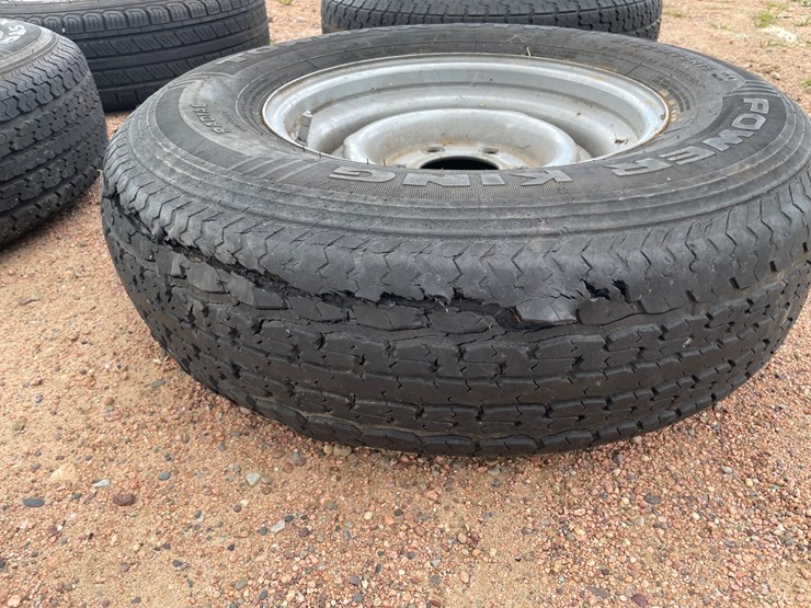 #15997-•-set-of-(4)-tires-on-steel-rims-image-8