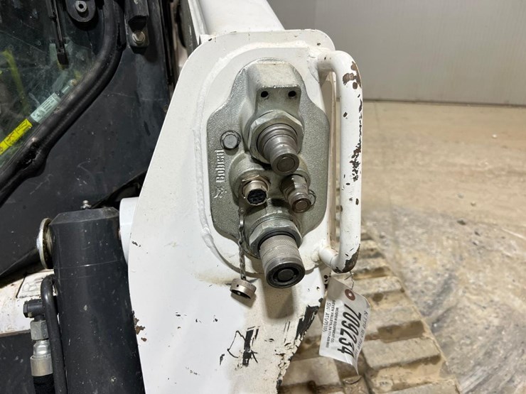 2021-bobcat-t770-image-11
