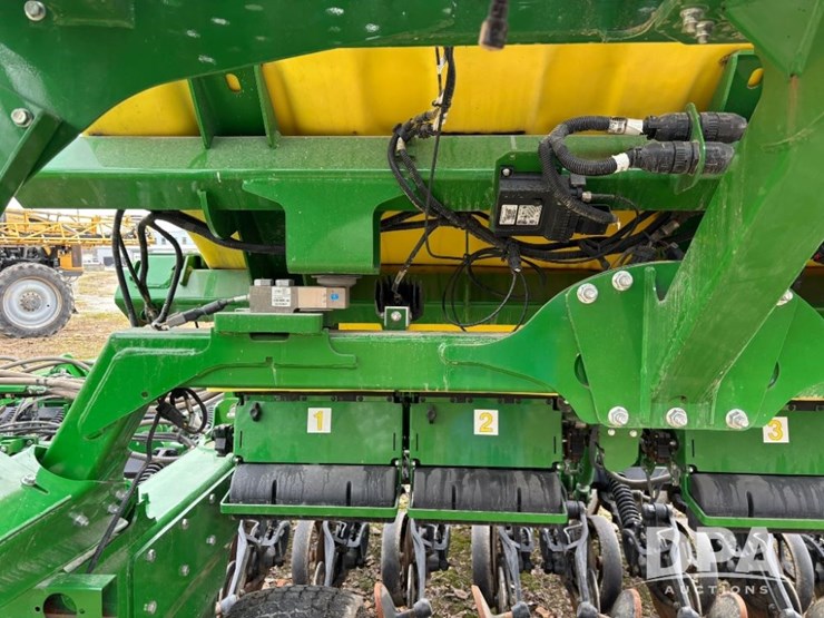2022-john-deere-n530c-image-43