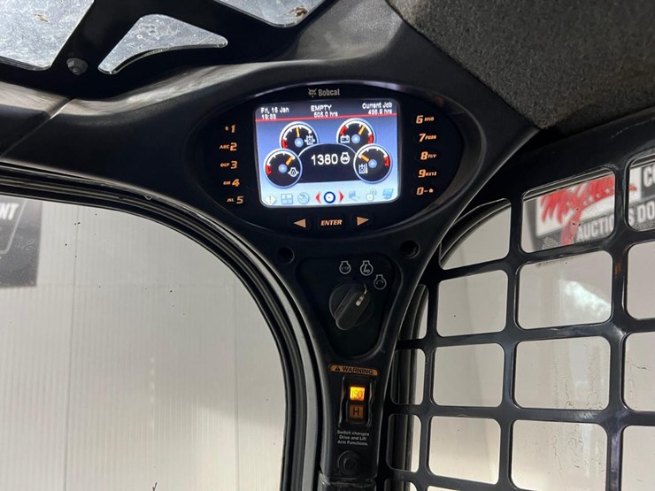2020-bobcat-s770-image-27