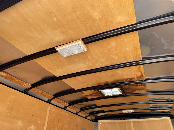 #4729-•-2006-16.5'-tandem-axle-enclosed-trailer-(has-wi-title)-image-26