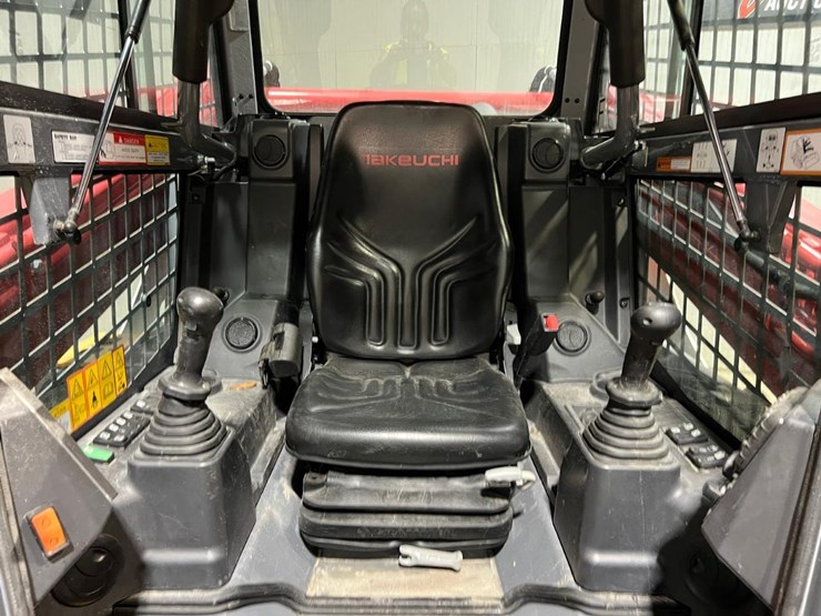 2022-takeuchi-tl12v2-image-22