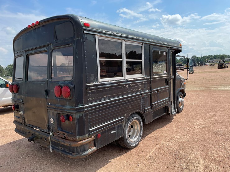 #4735-•-1990-chevy-van-30-short-bus-(wi-title-in-delay)-image-5