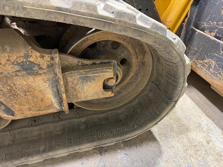 2018-deere-333g-image-18