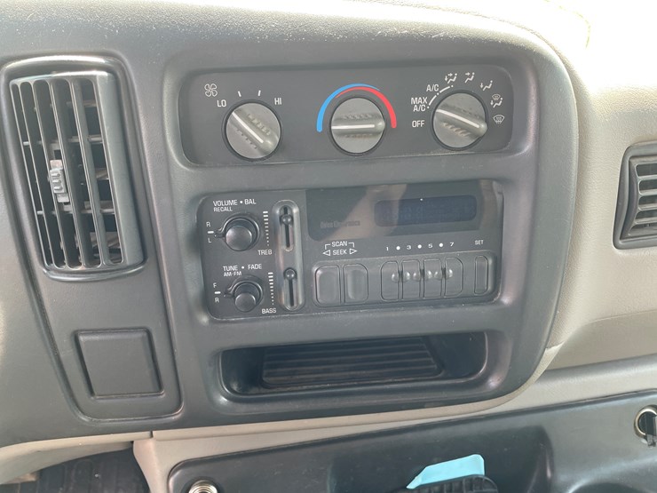 #4731-•-1999-chevy-box-van-(wi-title-in-delay)-image-12