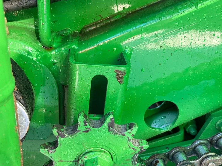 2020-john-deere-560m-image-34
