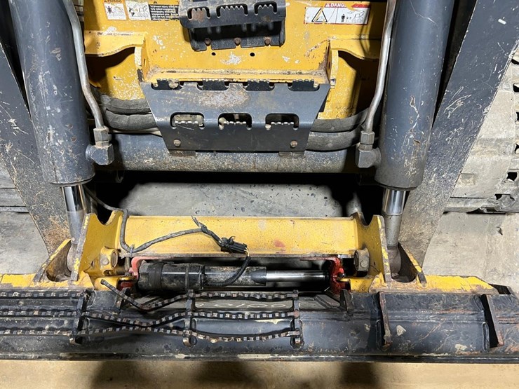 deere-333e-image-10