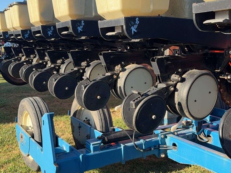 kinze-2600-image-6