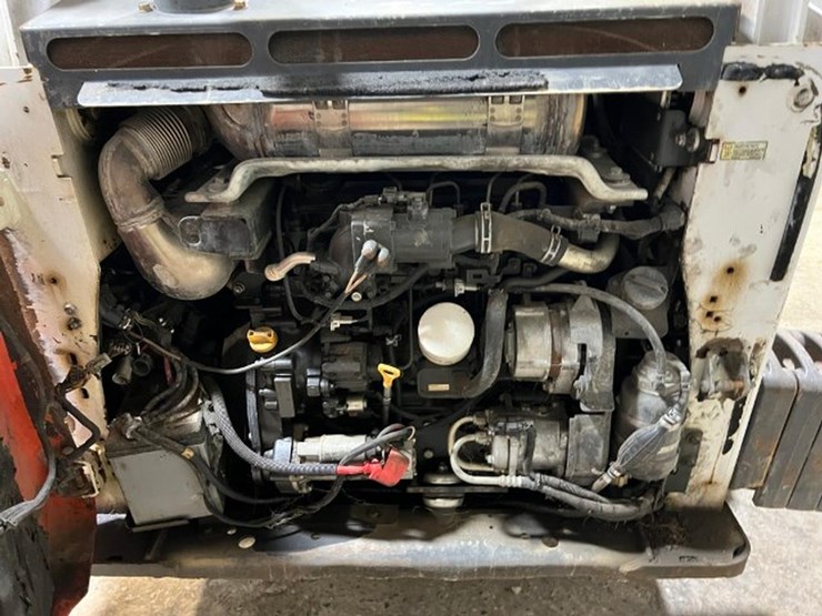 2019-bobcat-s850-image-18