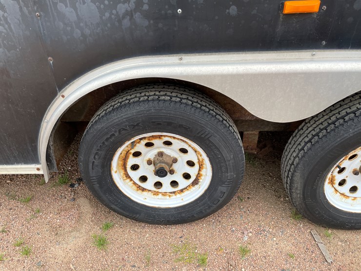 #4729-•-2006-16.5'-tandem-axle-enclosed-trailer-(has-wi-title)-image-33