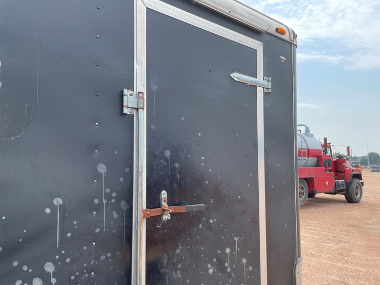#4729-•-2006-16.5'-tandem-axle-enclosed-trailer-(has-wi-title)-image-36
