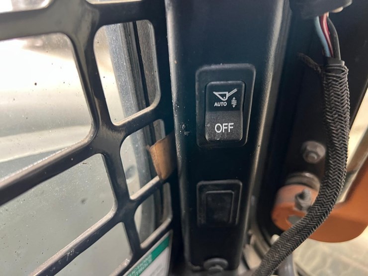 2020-bobcat-s770-image-23