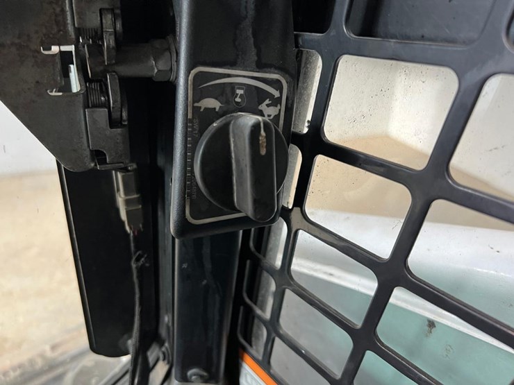 2020-bobcat-s770-image-29