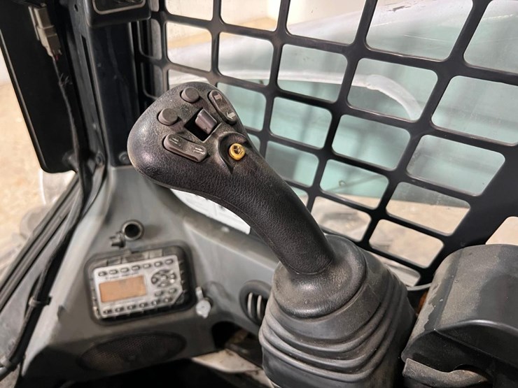 2020-bobcat-s770-image-26