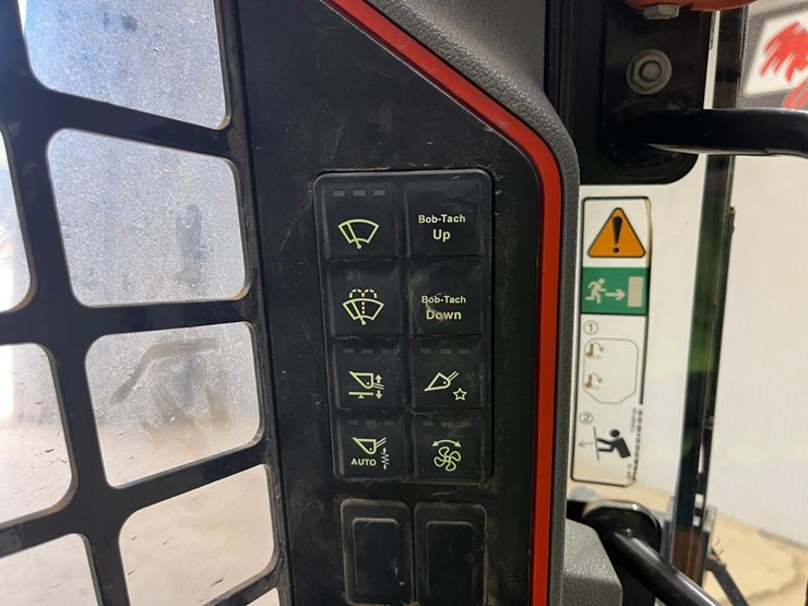 2022-bobcat-t66-image-30