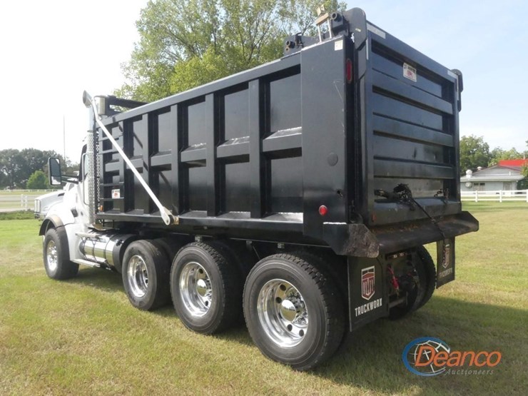 2024-kenworth-t880-image-3