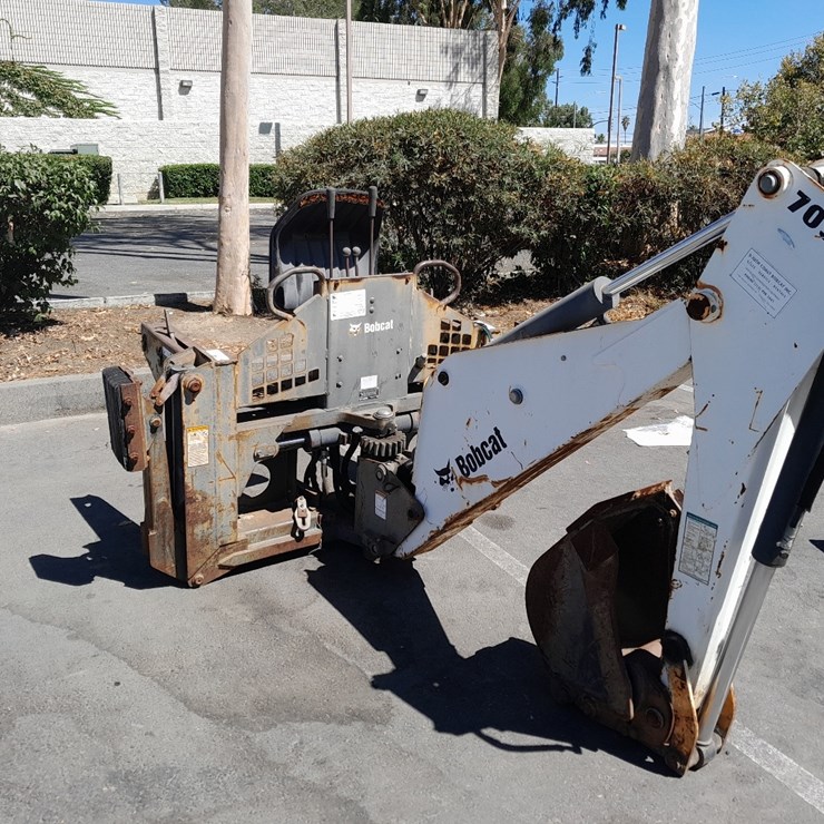 LOT#-101 - BOBCAT 709 FDS BACKHOE ATTACHMENT
