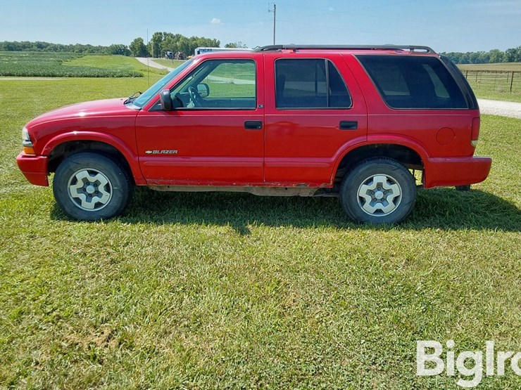2003-chevrolet-blazer-image-8