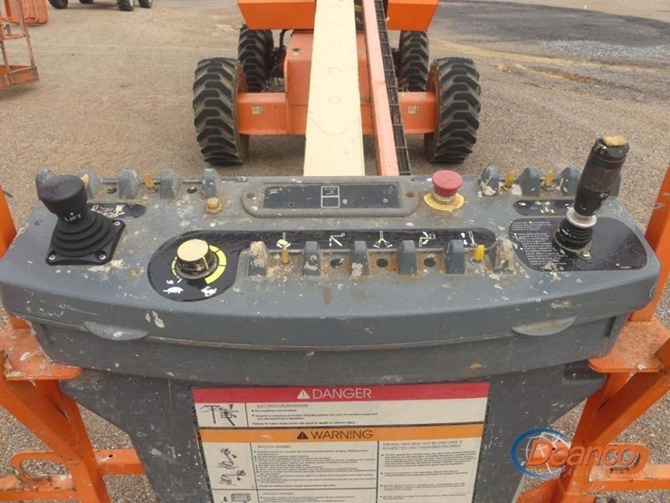 2014-jlg-600s-image-7