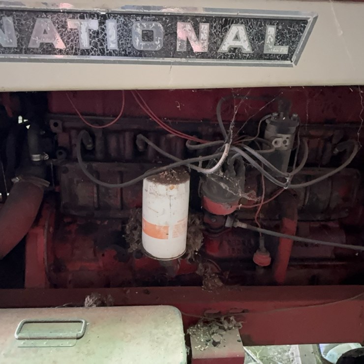 International 666 Farmall Wide Front Tractor w/ Rockbox, 5,300 hrs on Tach, 15.5-38 Rears