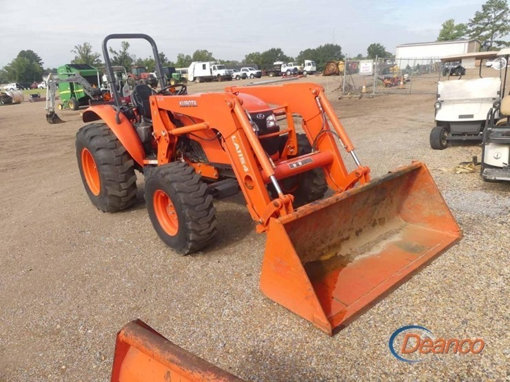 2019-kubota-m7060d-image-1