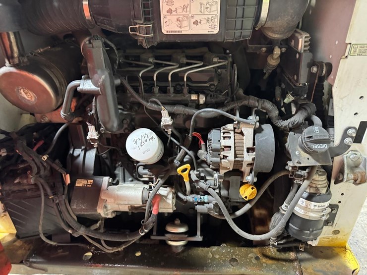 2019-bobcat-s550-image-14