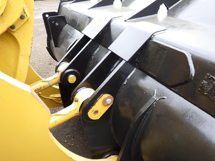 2022-caterpillar-980-image-11