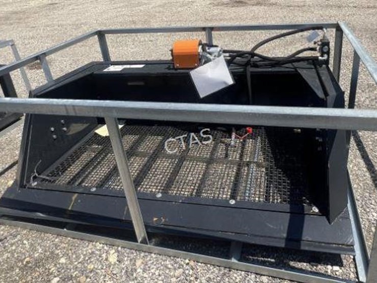 #19-•-wolverine-72"-skid-steer-screening-bucket-image-3
