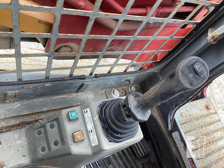 2014-takeuchi-tl12-image-17