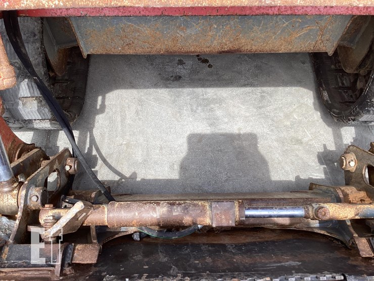 2019-takeuchi-tl8-image-12