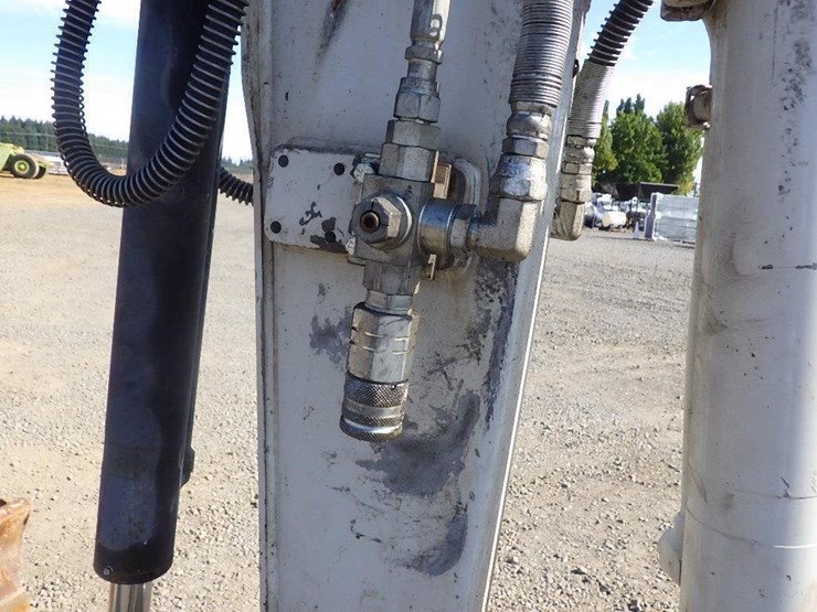 takeuchi-tb240-image-13