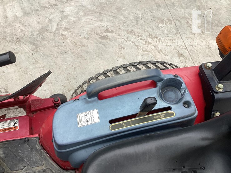 2016-mahindra-emax-22-image-18