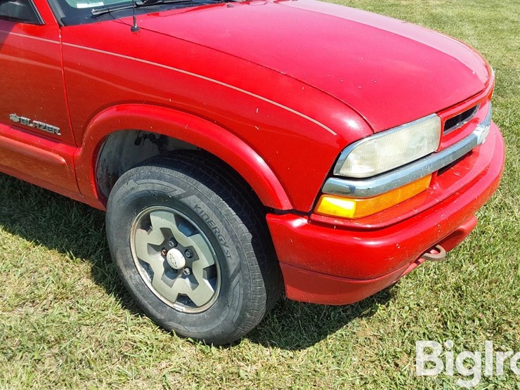 2003-chevrolet-blazer-image-14