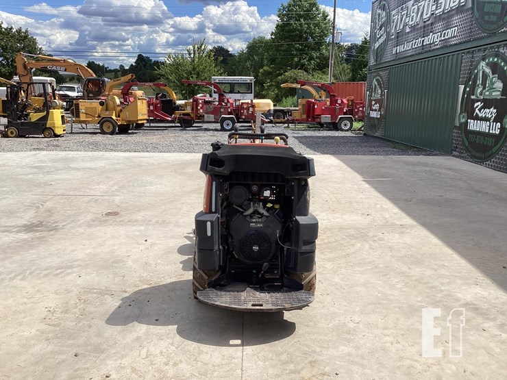 2009-ditch-witch-r300-image-3
