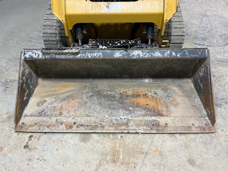2021-caterpillar-259d-image-9