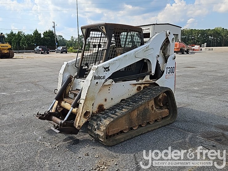 2006-bobcat-t300-image-1