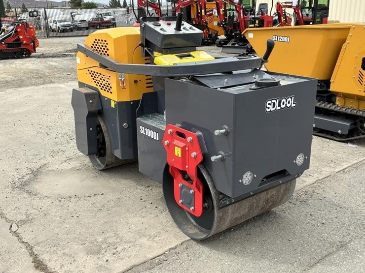 2025-sdlool-sl1000-vibratory-tandem-roller-image-4
