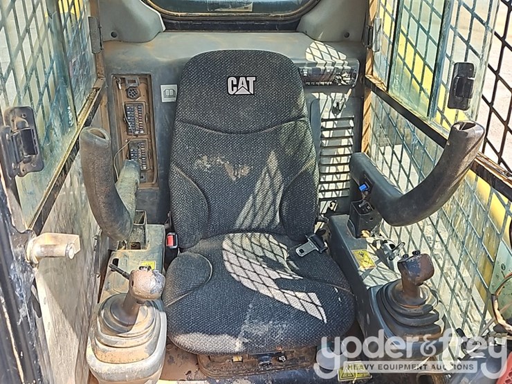 2019-caterpillar-299d2-xhp-image-25