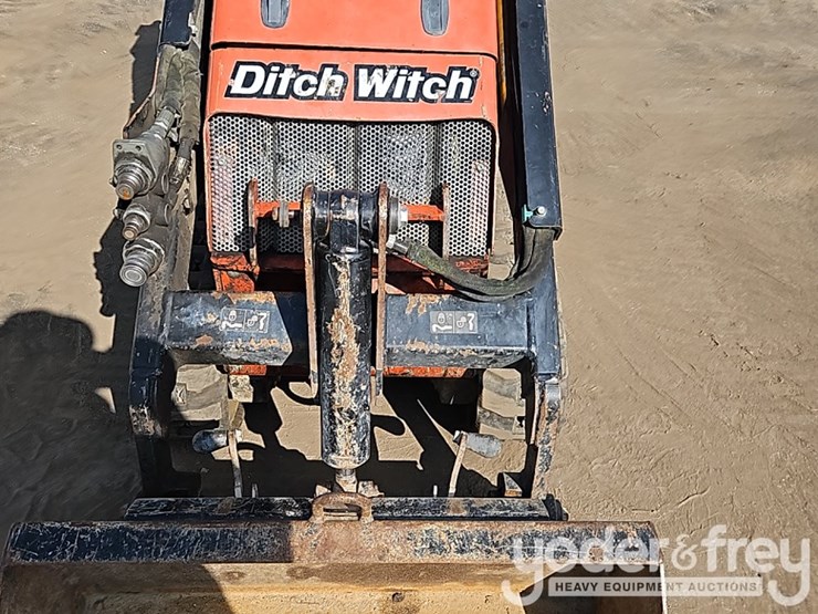 2017-ditch-witch-sk650-image-14