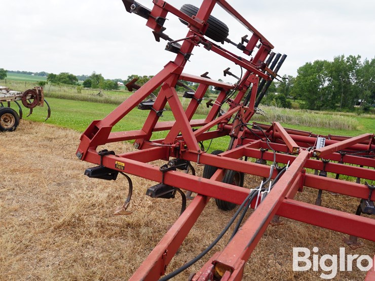 case-ih-4800-image-17