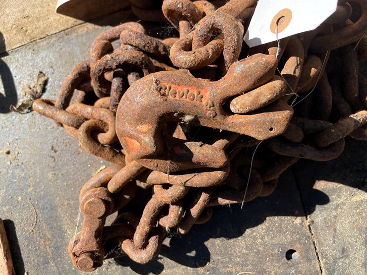 #1693-•-(2)-chains-with-hooks-image-3